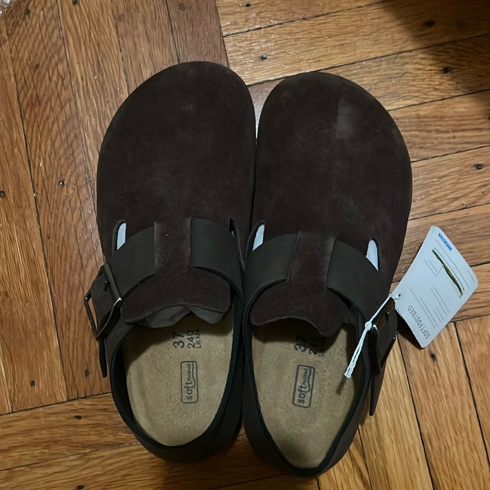 NWT Brown Suede Clogs/Mules in Size 37